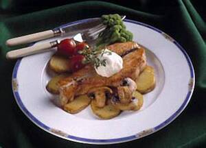 Норвежская семга-гриль с картофелем и грибами