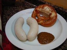 вайсвурст (Weisswurst) - белые толстые сардельки