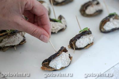 Грузинская закуска «дольки» из жареных баклажанов с орехами, Шаг 11