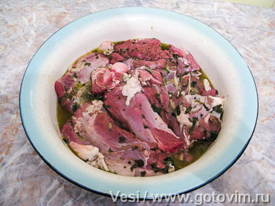 Мясо молодого барашка, запеченное с мятой и вином (Vesi и Gluck), Шаг 01