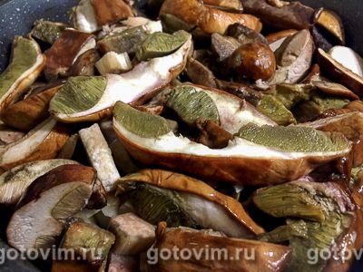 Белые грибы жареные на сковороде, Шаг 04