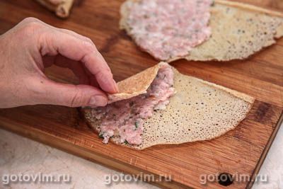 блины с мясом треугольниками. Смотреть фото блины с мясом треугольниками. Смотреть картинку блины с мясом треугольниками. Картинка про блины с мясом треугольниками. Фото блины с мясом треугольниками