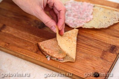 блины с мясом треугольниками. Смотреть фото блины с мясом треугольниками. Смотреть картинку блины с мясом треугольниками. Картинка про блины с мясом треугольниками. Фото блины с мясом треугольниками