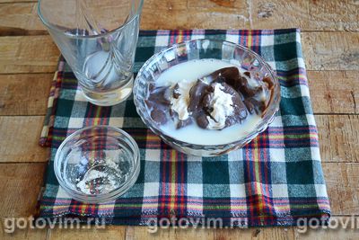 Блинный пирог-купол с вишней, творожным кремом, шоколадом и безе, Шаг 05