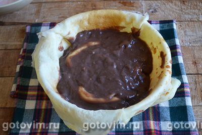 Блинный пирог-купол с вишней, творожным кремом, шоколадом и безе, Шаг 11