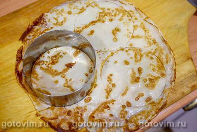 Порционный блинный торт с сыром, грибами и курицей, Шаг 06