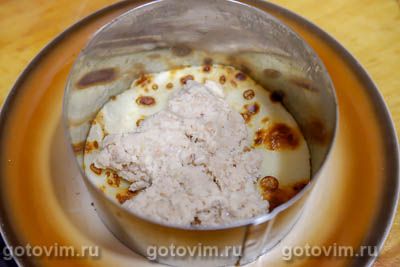 Порционный блинный торт с сыром, грибами и курицей, Шаг 07