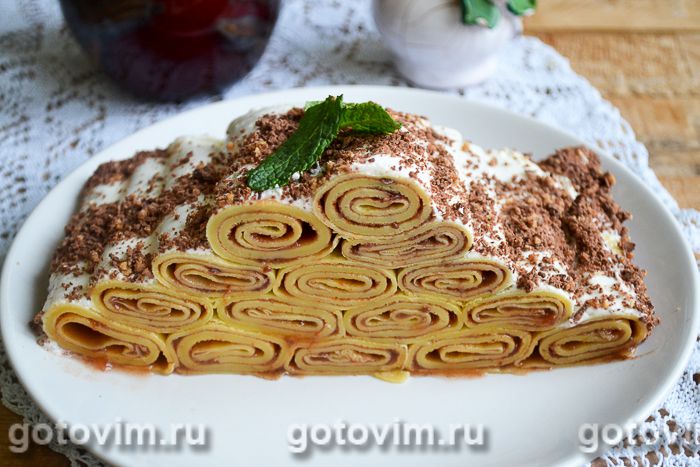Блинный торт с малиновым конфитюром. Фотография рецепта