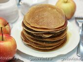 Панкейки из яблочного пюре с корицей
