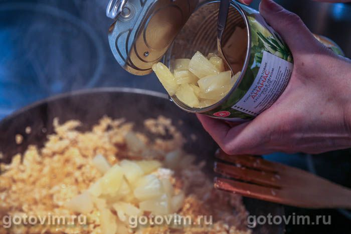 Блины с начинкой из курицы с ананасами в кокосовом молоке, Шаг 05
