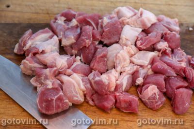 Свинина, тушенная с брюссельской капустой в сливках в духовке, Шаг 01
