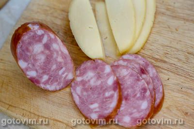 Булочки, фаршированные сыром и колбасой, Шаг 03