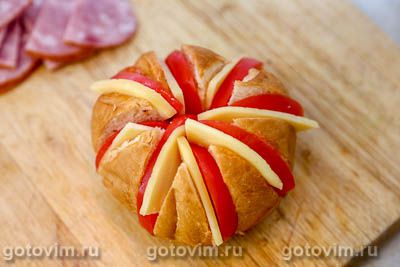 Булочки, фаршированные сыром и колбасой, Шаг 05