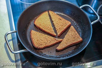 Бутерброды со шпротами, огурцом и яйцом, Шаг 02