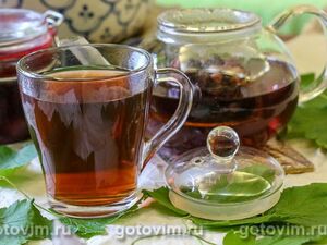 Ягодный чай с земляникой и черникой