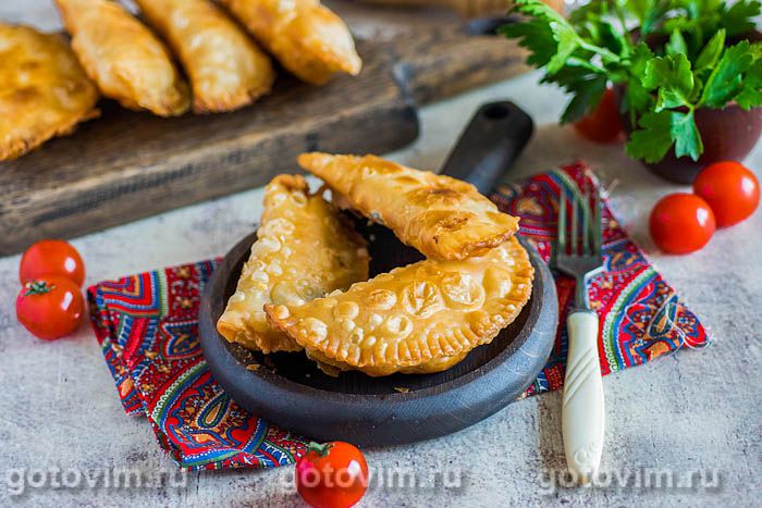 Чебуреки с мясом и сыром 🥟🥩🧀