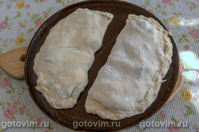 Чебуреки в духовке с грибами, сыром моцарелла и сладким перцем, Шаг 06
