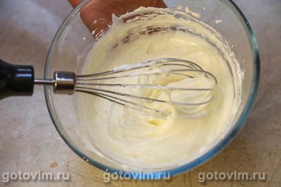 Десерт из сырного крема с итальянской меренгой и печеньем, Шаг 04