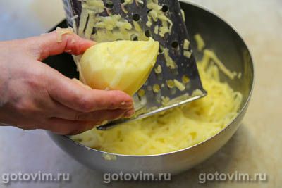 Картофельные драники с кукурузой, Шаг 03