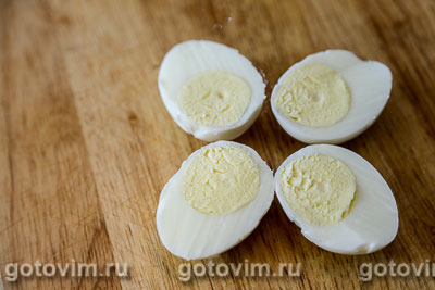 Яйца, фаршированные крабовыми палочками VIČI, Шаг 02