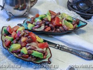 Овощной салат из фасоли с авокадо и крым