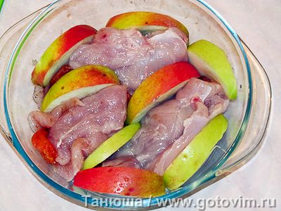 Фруктовая курица (куриные грудки с сухофруктами и яблоками), Шаг 04