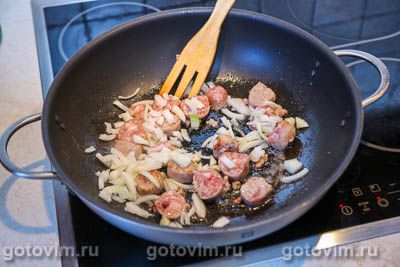 Фриттата с колбасками для жарки и овощами, Шаг 04