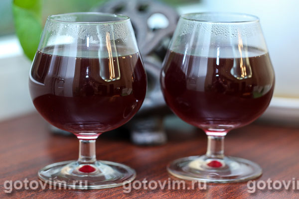 Глинтвейн из красного вина с коньяком. Фотография рецепта