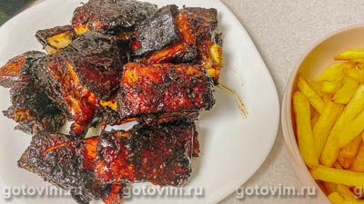 Липкие говяжьи ребрышки в гранатовом маринаде