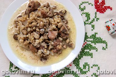 Перловка с грибами и гусем в глиняных горшочках. Фото-рецепт