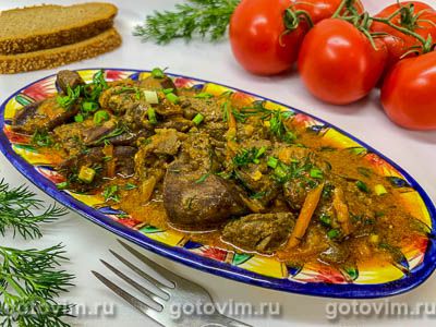 Нежная говяжья печень и сердце с луком и морковью в сметане. Фото-рецепт