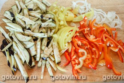 Фунчоза с овощами и говядиной, маринованной с мёдом, Шаг 03