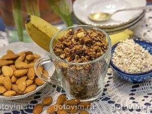     (Banana Bread Granola)