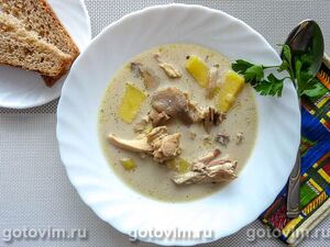 Сливочный суп с кроликом и сушеными белы