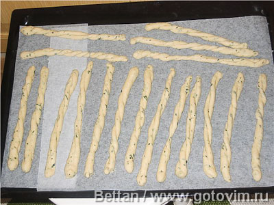 Хлебные палочки гриссини с базиликом (Grissini) , Шаг 05