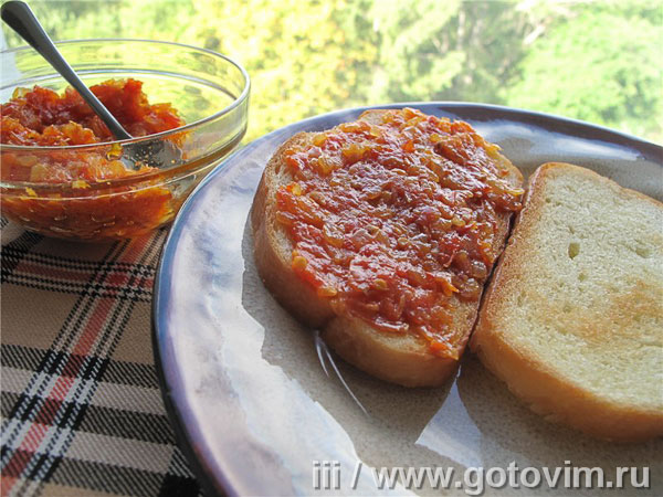 Икра томатная из карамелизированных овощей. Фотография рецепта
