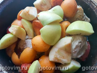 Тушеная индейка с абрикосами, помидорами и яблоками, Шаг 08