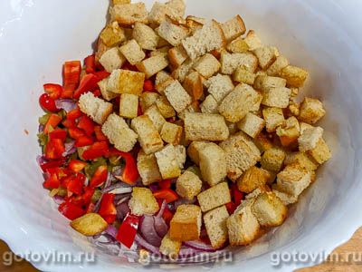 Тосканский салат с фасолью, тунцом и сухариками, Шаг 05