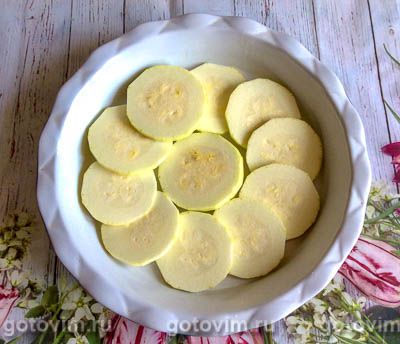 Кабачки, запечённые в духовке с картофелем, помидорами и сыром, Шаг 04