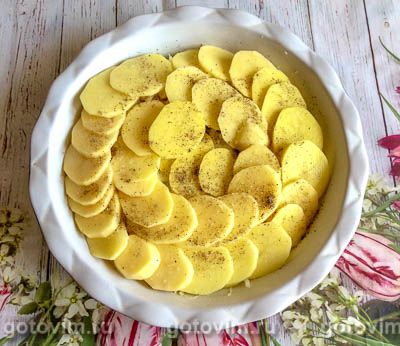 Кабачки, запечённые в духовке с картофелем, помидорами и сыром, Шаг 06