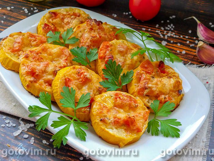 Кабачки, запеченные кружочками в духовке с помидорами и сыром. Фотография рецепта