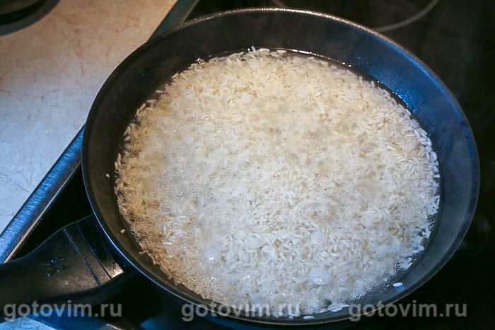 Простой способ: как приготовить рис на сковородке