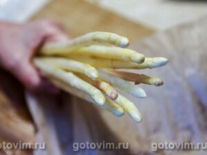 Как почистить и сварить белую спаржу