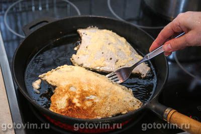 Камбала в кляре и панировке из манки, жаренная на сковороде, Шаг 06