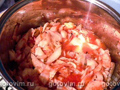 Тушеная капуста с томатной пастой, Шаг 04