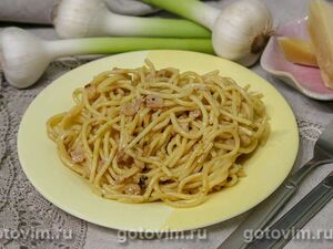 Паста карбонара с беконом и чесноком в мультиварке