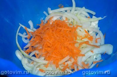 Карп целиком, запеченный в духовке с морковью и луком, Шаг 01