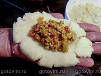 Картофельные котлеты с мясом, сыром и оливками , Шаг 06