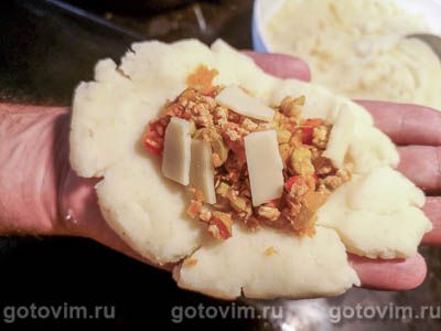 Картофельные котлеты с мясом, сыром и оливками , Шаг 07