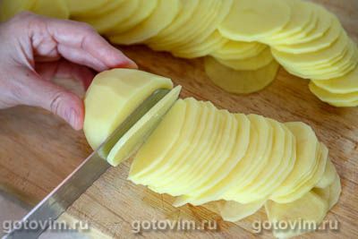 Картофель буланжер (Boulangère potatoes), Шаг 01